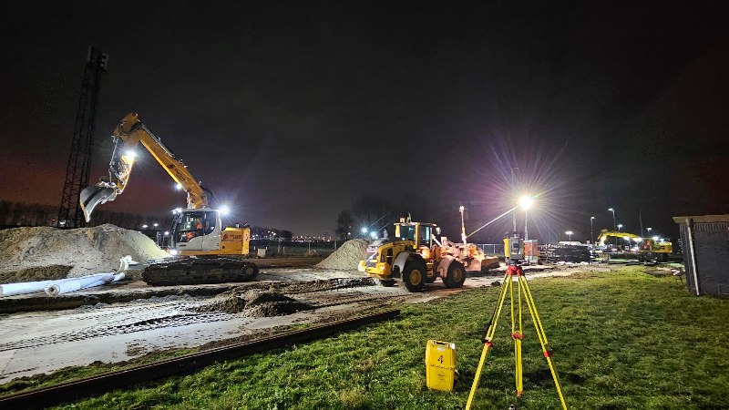 Vernieuwing van een spoorwissel aan de Marktweg in Rotterdam, uitgevoerd in de nacht door Van Eerd Groep in opdracht van VolkerRail.